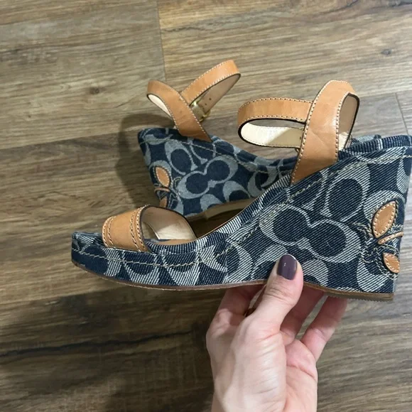 Women’s Coach Tan and Blue Wedge Sandals- size 8 - Picture 3 of 9